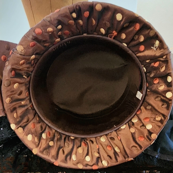 Elegant Polka Dot Hat with Feather Accent - Picture 3 of 3